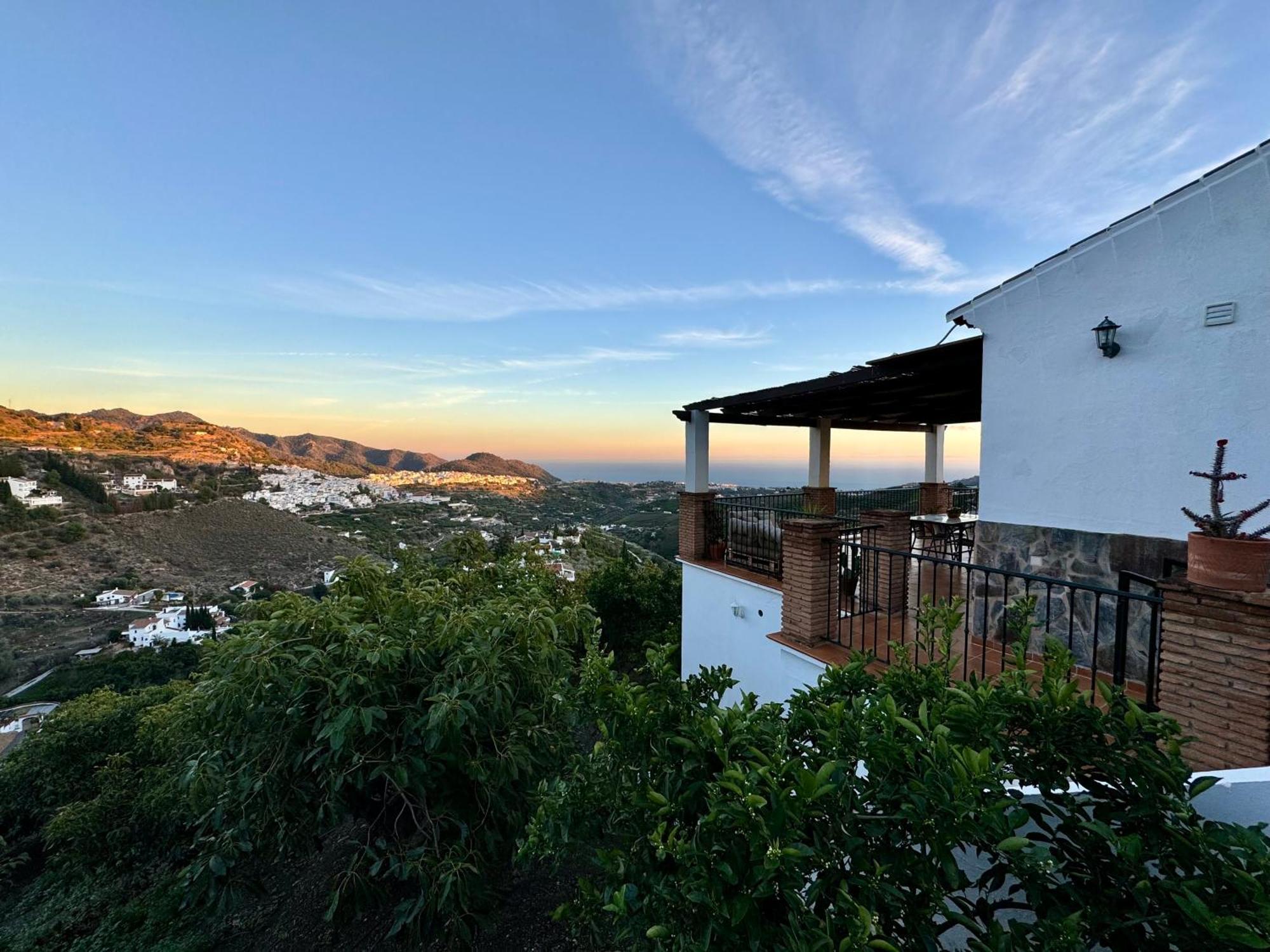 Villa En Frigiliana Con Piscina, Jacuzzi Y Espectaculares Vistas Exterior photo