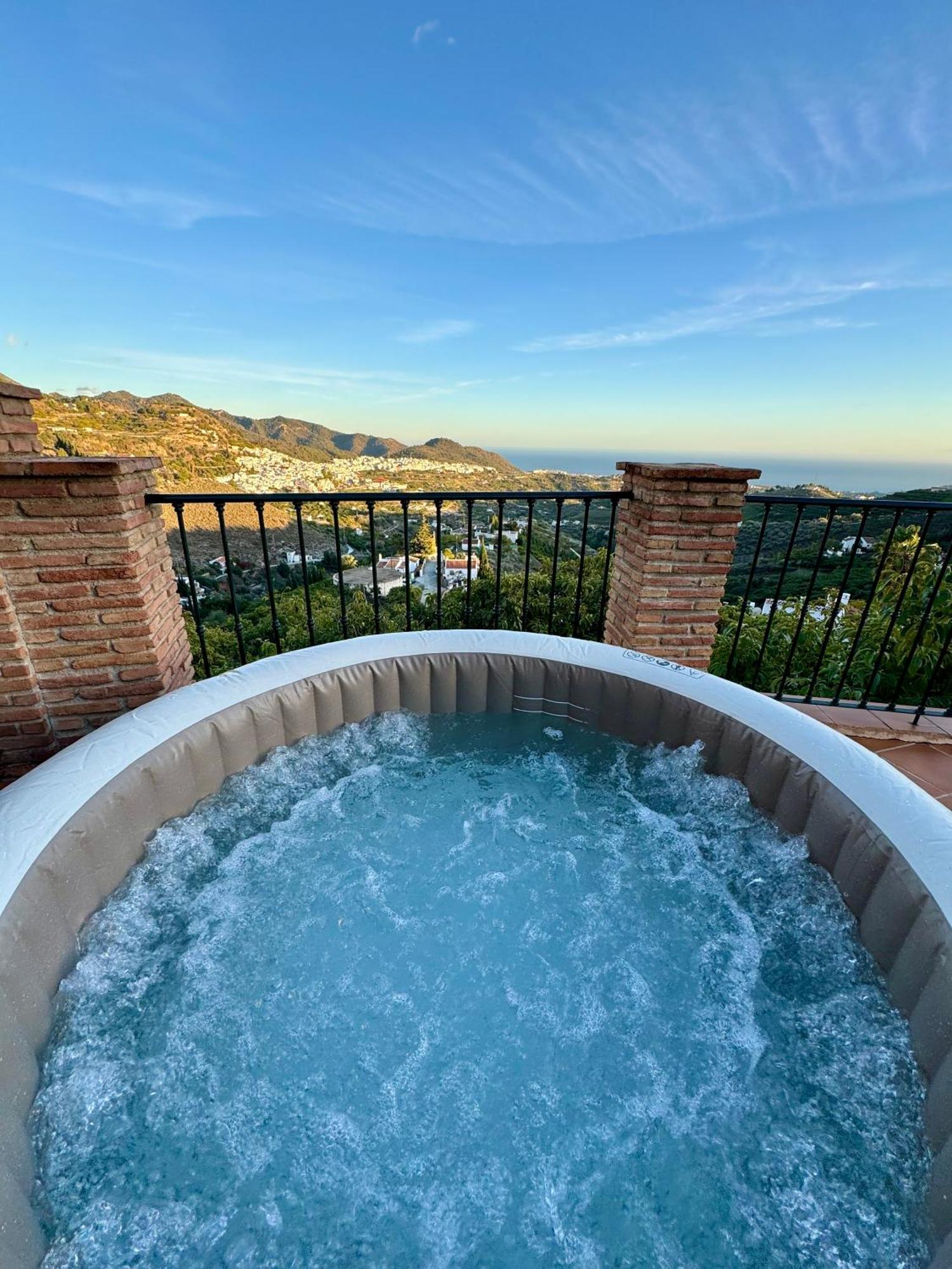 Villa En Frigiliana Con Piscina, Jacuzzi Y Espectaculares Vistas Exterior photo