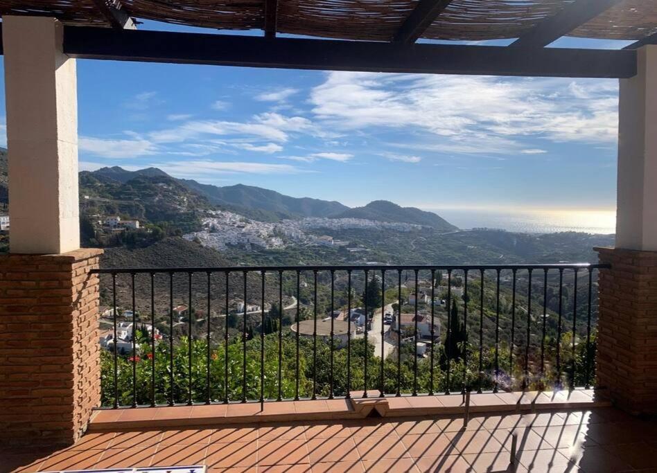 Villa En Frigiliana Con Piscina, Jacuzzi Y Espectaculares Vistas Exterior photo