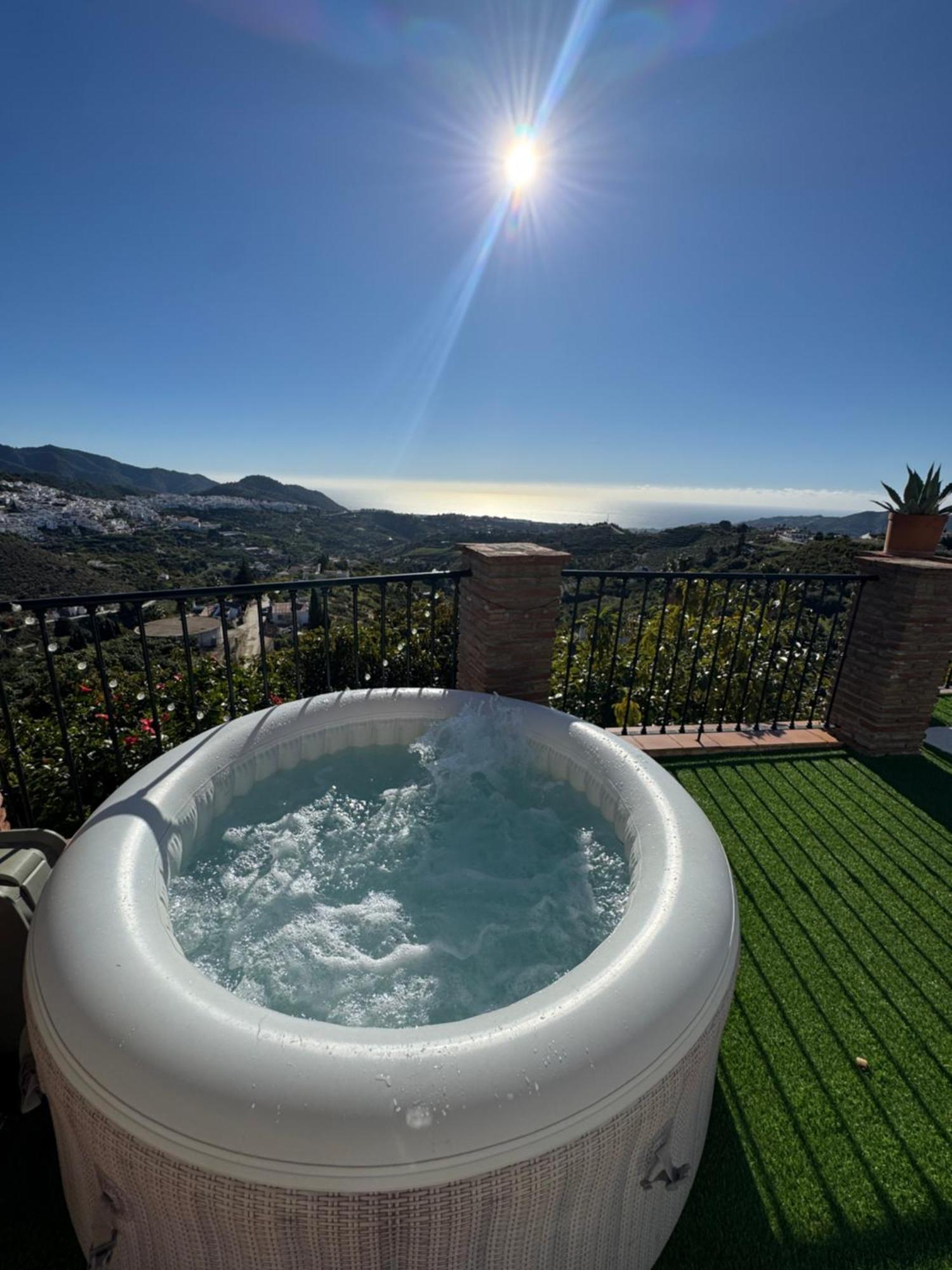 Villa En Frigiliana Con Piscina, Jacuzzi Y Espectaculares Vistas Exterior photo