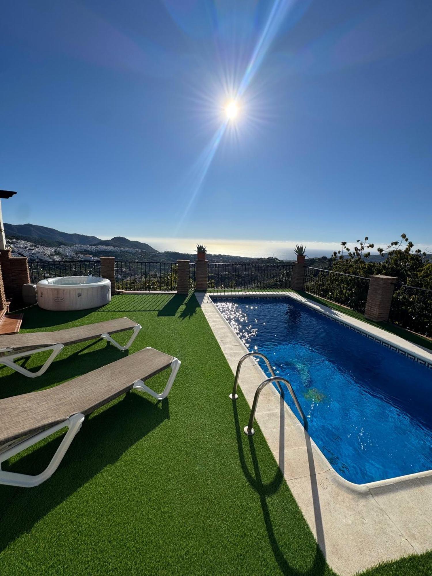 Villa En Frigiliana Con Piscina, Jacuzzi Y Espectaculares Vistas Exterior photo